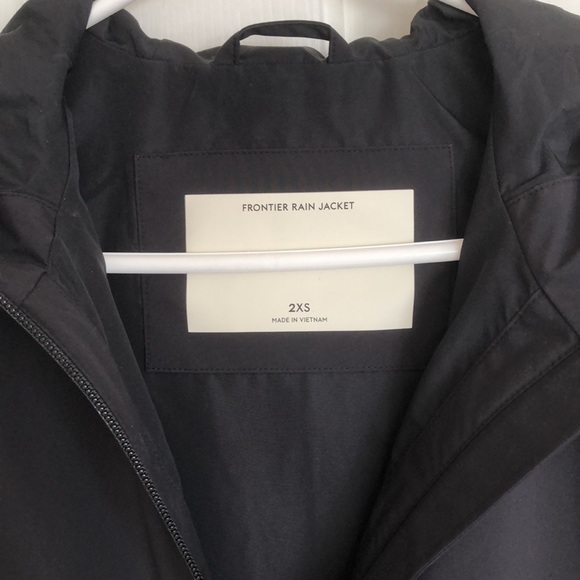 The Group Babaton Frontier Rain Jacket in Black 🌧️☔️ - Picture 4 of 4